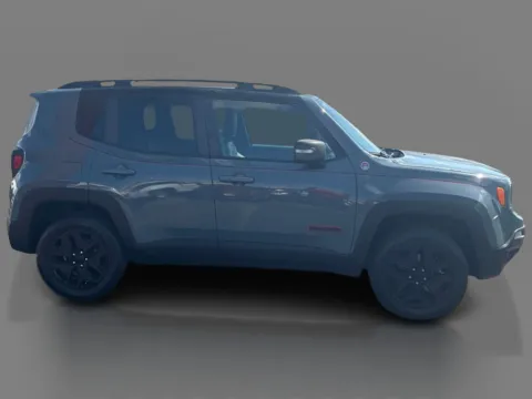More photos of 2018 Jeep Renegade 4d SUV 4WD Trailhawk at 5 Star Auto Plaza - St. Charles, MO