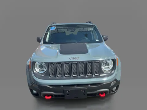 Photos of 2018 Jeep Renegade 4d SUV 4WD Trailhawk for sale in Saint Charles, MO at 5 Star Auto Plaza - St. Charles