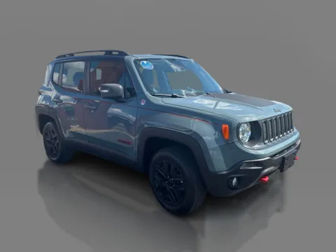 Another view of 2018 Jeep Renegade 4d SUV 4WD Trailhawk for sale in Saint Charles, MO at 5 Star Auto Plaza - St. Charles