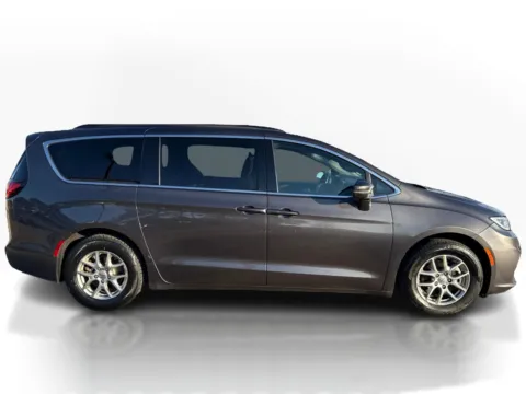 More photos of 2022 Chrysler Pacifica Touring FWD at 5 Star Auto Plaza - St. Charles, MO