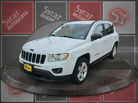 White 2012 Jeep Compass 4d SUV FWD Sport for sale in Saint Charles, MO