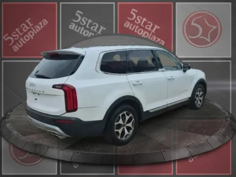 More photos of 2022 Kia Telluride EX FWD at 5 Star Auto Plaza - St. Charles, MO