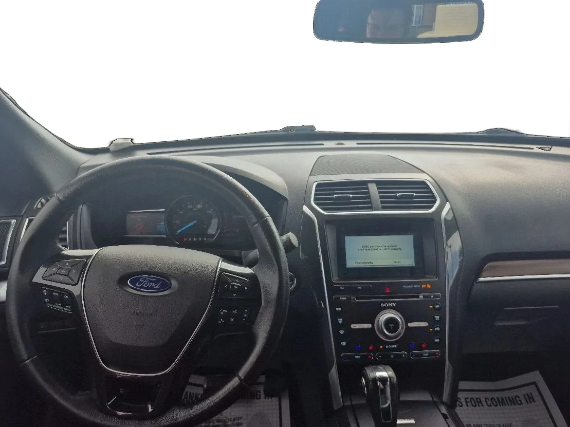 Ford Explorer photo 15