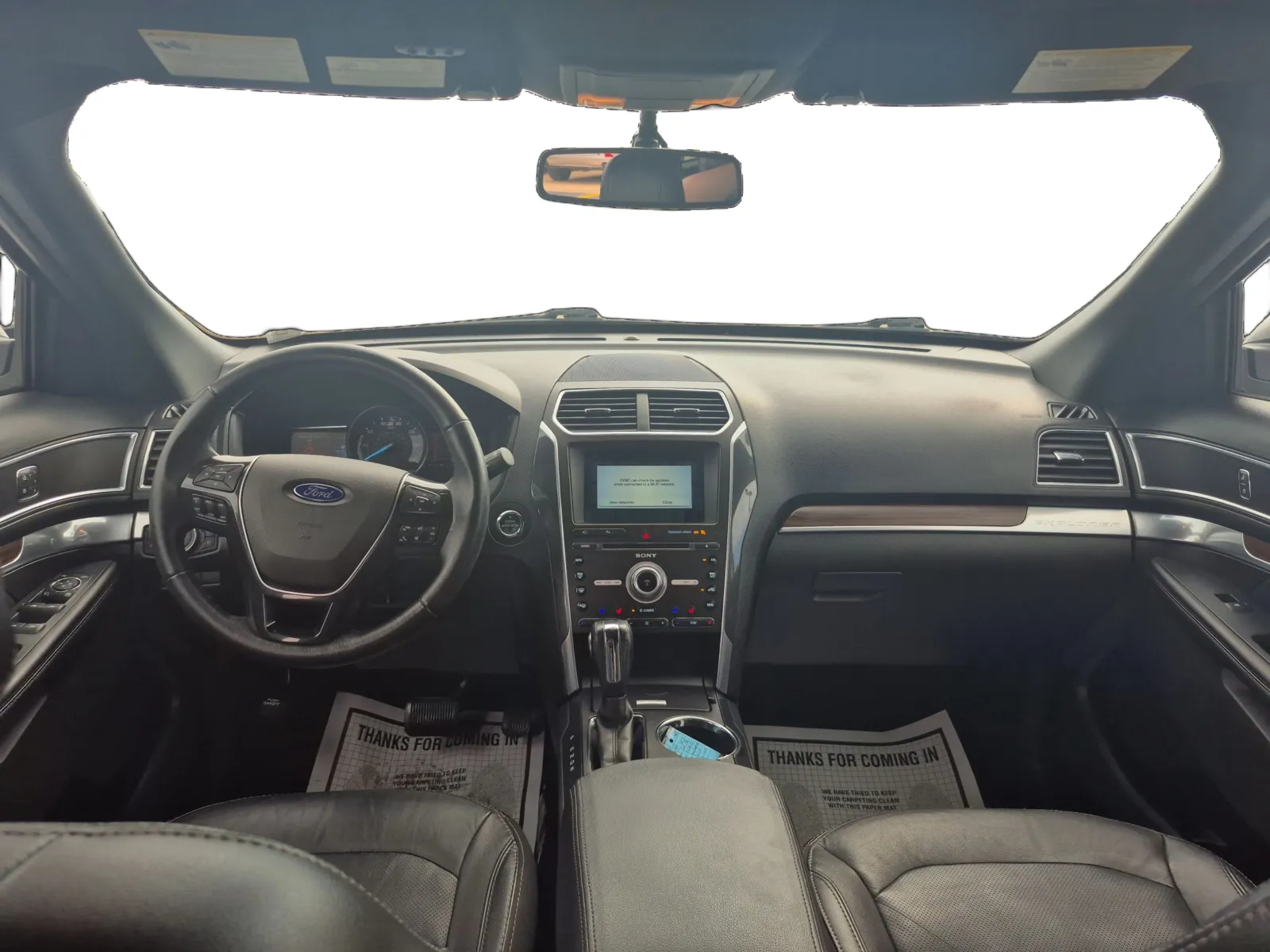 Ford Explorer photo 14