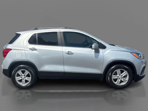 More photos of 2019 Chevrolet Trax 4d SUV FWD LT at 5 Star Auto Plaza - St. Charles, MO