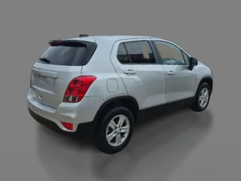 More photos of 2021 Chevrolet Trax AWD 4dr LS at 5 Star Auto Plaza - St. Charles, MO