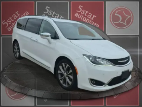 Another view of 2017 Chrysler Pacifica 4d Wagon Limited for sale in Saint Charles, MO at 5 Star Auto Plaza - St. Charles