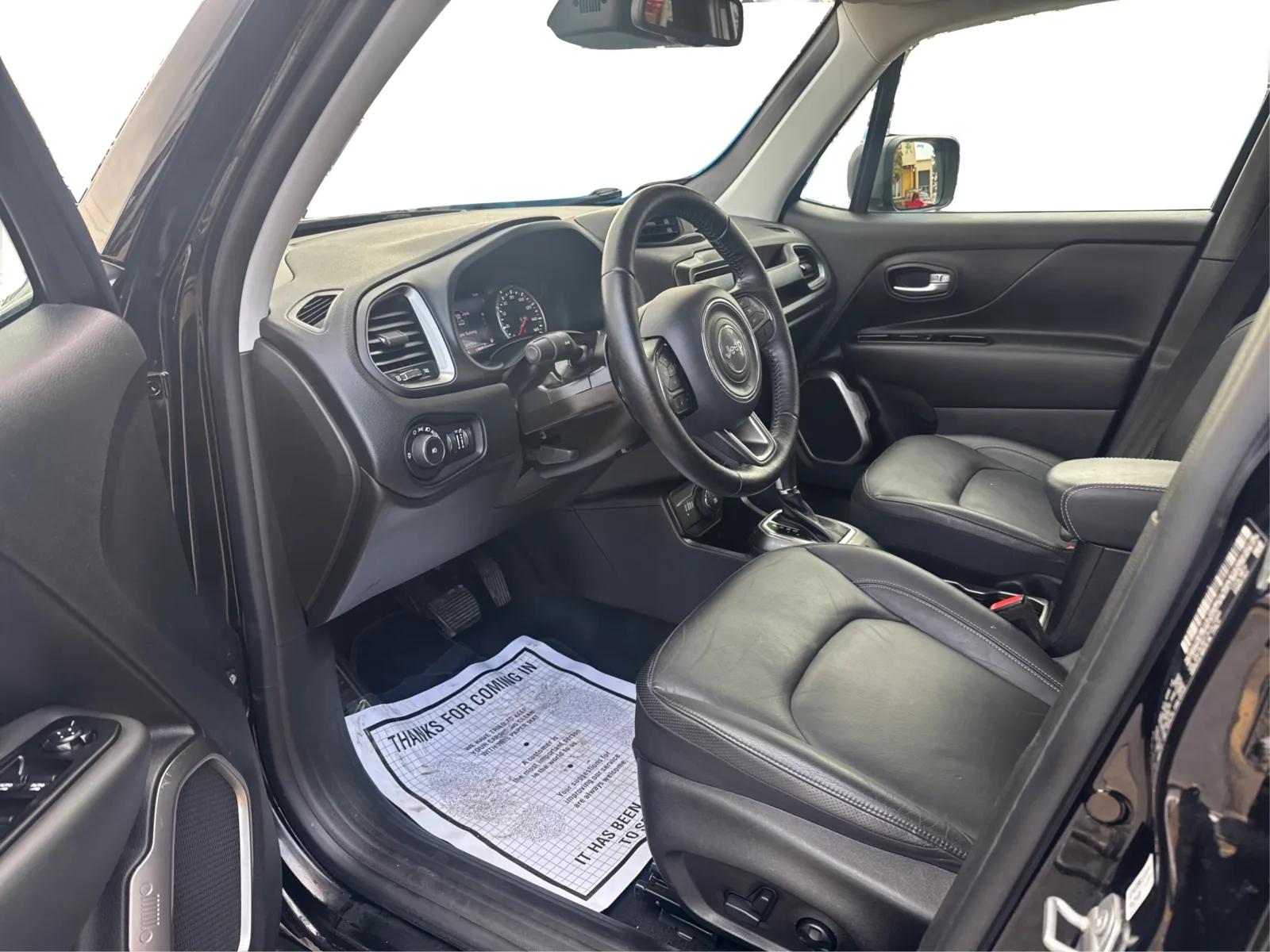 Jeep Renegade photo 9
