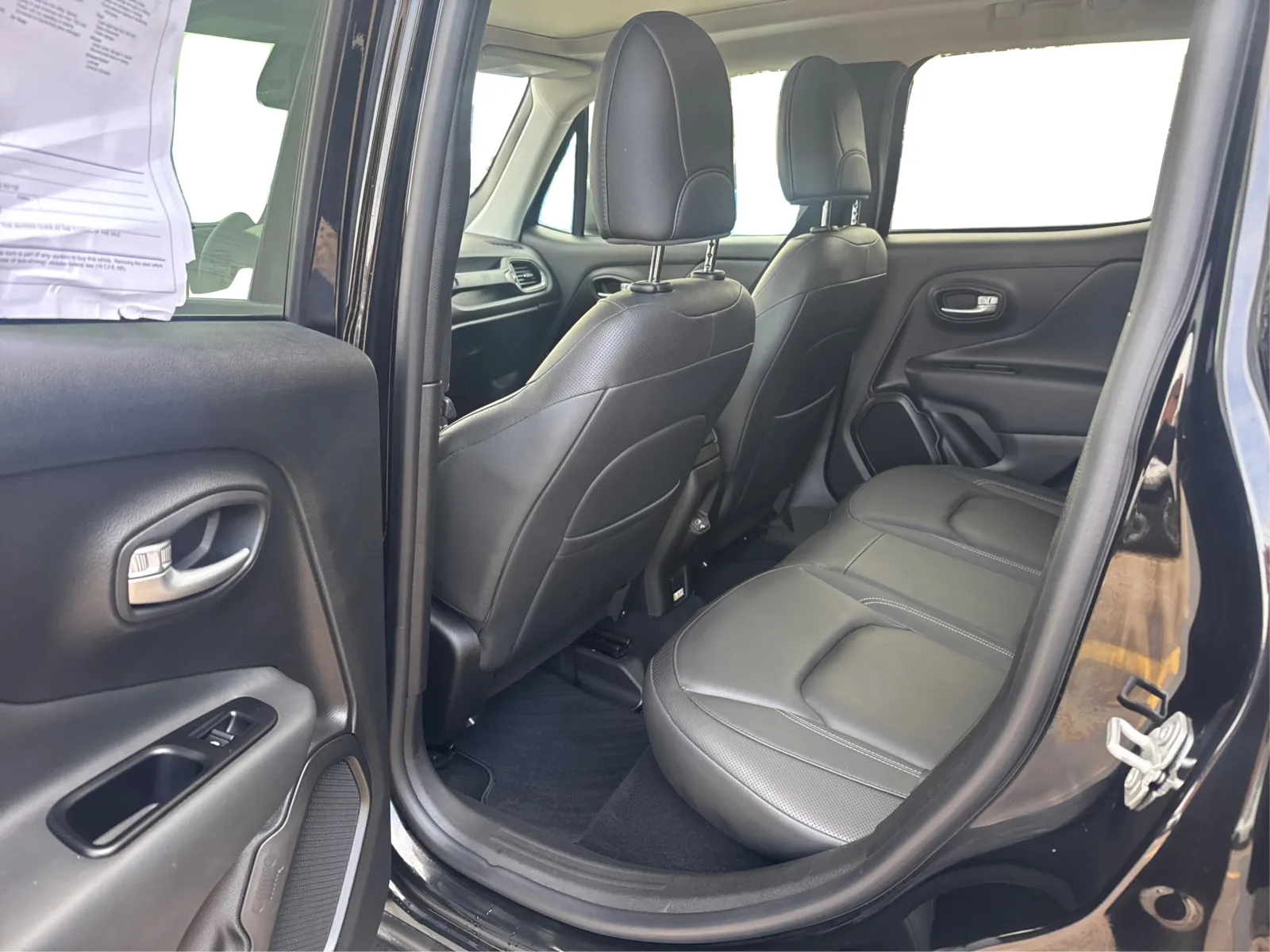 Jeep Renegade photo 10