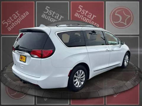 More photos of 2018 Chrysler Pacifica 4d Wagon Touring L at 5 Star Auto Plaza - St. Charles, MO