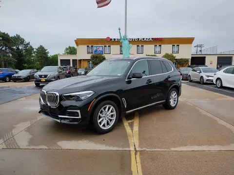 Another view of 2022 BMW X5 xDrive40i Sports Activity Vehicle for sale in Saint Charles, MO at 5 Star Auto Plaza - St. Charles