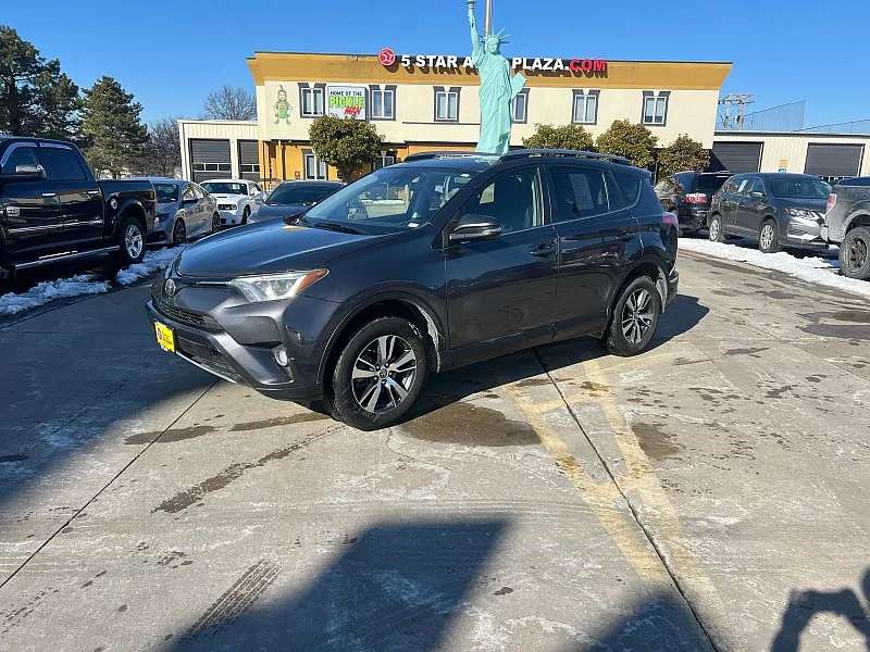2018 Toyota RAV4 4d SUV AWD XLE for sale in Saint Charles, MO