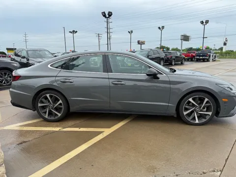 Another view of 2021 Hyundai Sonata SEL Plus 1.6T for sale in Saint Charles, MO at 5 Star Auto Plaza - St. Charles
