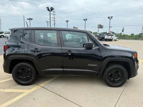 Another view of 2015 Jeep Renegade 4d SUV 4WD Sport Turbo for sale in Saint Charles, MO at 5 Star Auto Plaza - St. Charles