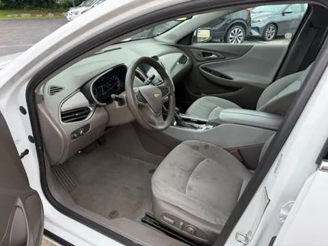 More photos of 2022 Chevrolet Malibu 4dr Sdn LT at 5 Star Auto Plaza - St. Charles, MO