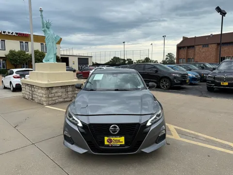 More photos of 2020 Nissan Altima 4d Sedan FWD 2.5L SR at 5 Star Auto Plaza - St. Charles, MO