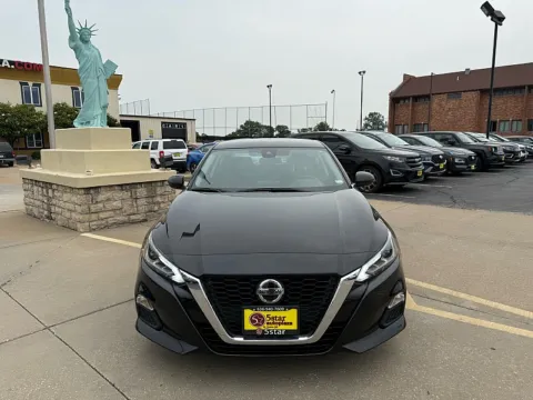 More photos of 2021 Nissan Altima 2.5 SV Sedan at 5 Star Auto Plaza - St. Charles, MO