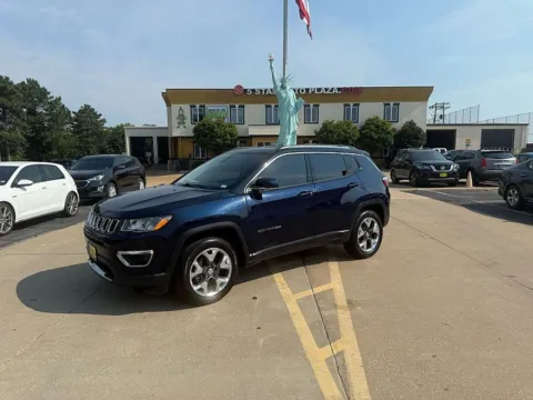 Blue 2019 Jeep Compass 4d SUV 4WD Limited for sale in Saint Charles, MO