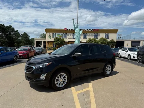 Photos of 2019 Chevrolet Equinox 4d SUV AWD LS for sale in Saint Charles, MO at 5 Star Auto Plaza - St. Charles