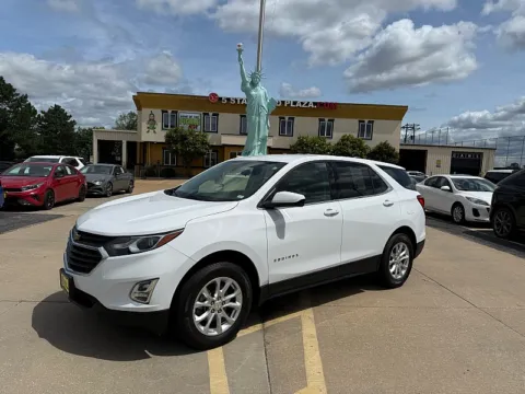 Photos of 2020 Chevrolet Equinox 4d SUV AWD LT w/1LT for sale in Saint Charles, MO at 5 Star Auto Plaza - St. Charles