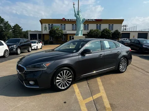 Gray 2017 Kia Cadenza 4d Sedan Premium Luxury for sale in Saint Charles, MO