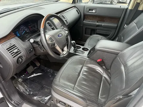 More photos of 2019 Ford Flex 4d SUV FWD Limited at 5 Star Auto Plaza - St. Charles, MO