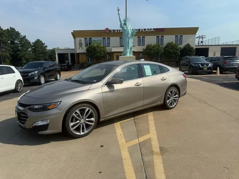 Gray 2022 Chevrolet Malibu 4dr Sdn LT for sale in Saint Charles, MO