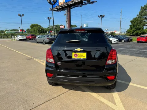 More photos of 2021 Chevrolet Trax FWD 4dr LS at 5 Star Auto Plaza - St. Charles, MO
