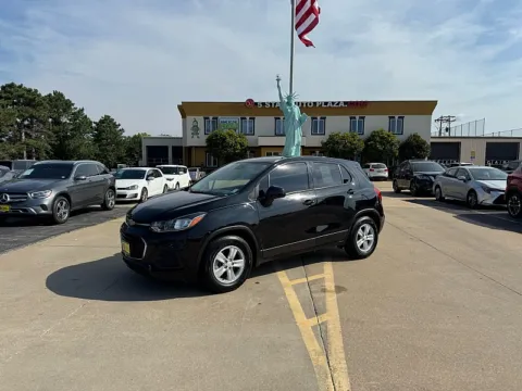 Black 2021 Chevrolet Trax FWD 4dr LS for sale in Saint Charles, MO