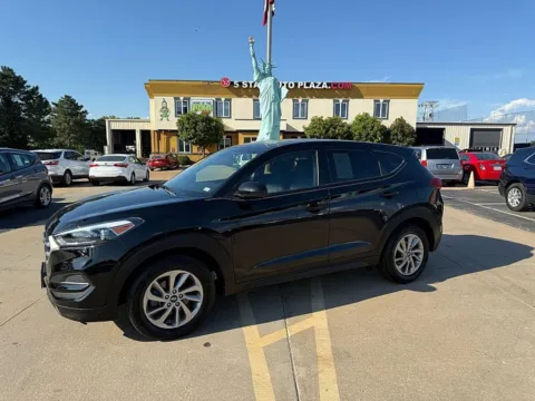 Black 2017 Hyundai Tucson 4d SUV FWD SE for sale in Saint Charles, MO