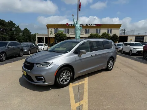 Silver 2021 Chrysler Pacifica Touring FWD for sale in Saint Charles, MO
