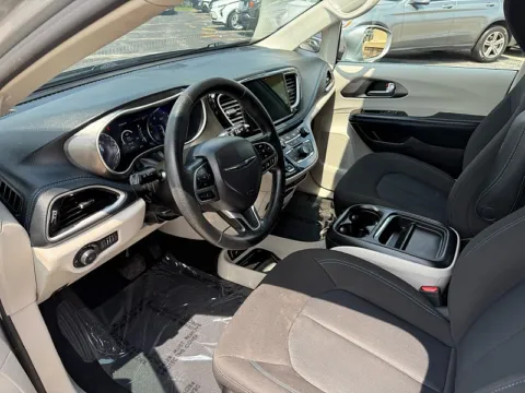 More photos of 2021 Chrysler Pacifica Touring FWD at 5 Star Auto Plaza - St. Charles, MO
