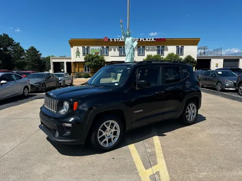 Photos of 2019 Jeep Renegade 4d SUV FWD Latitude for sale in Saint Charles, MO at 5 Star Auto Plaza - St. Charles