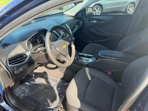 More photos of 2017 Chevrolet Malibu 4d Sedan LT at 5 Star Auto Plaza - St. Charles, MO