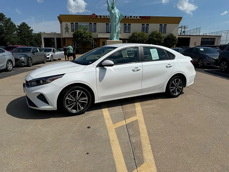2023 Kia Forte LX IVT for sale in Saint Charles, MO