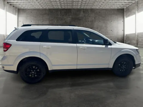 More photos of 2019 Dodge Journey 4d SUV FWD SE 2.4L at 5 Star Auto Plaza - St. Charles, MO