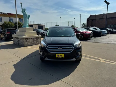 Photos of 2019 Ford Escape 4d SUV 4WD SE for sale in Saint Charles, MO at 5 Star Auto Plaza - St. Charles