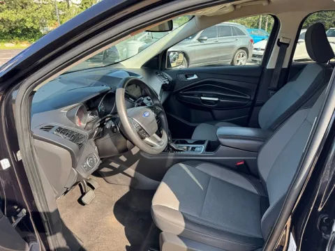 More photos of 2019 Ford Escape 4d SUV 4WD SE at 5 Star Auto Plaza - St. Charles, MO