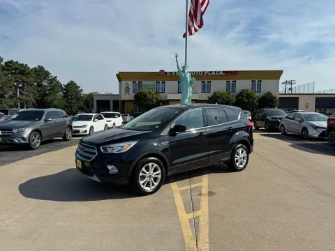 Black 2019 Ford Escape 4d SUV 4WD SE for sale in Saint Charles, MO