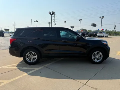 Another view of 2022 Ford Explorer Base 4WD for sale in Saint Charles, MO at 5 Star Auto Plaza - St. Charles