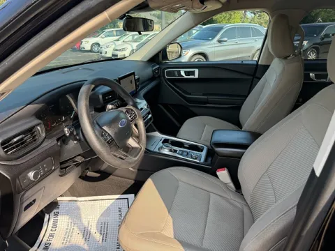 More photos of 2022 Ford Explorer Base 4WD at 5 Star Auto Plaza - St. Charles, MO