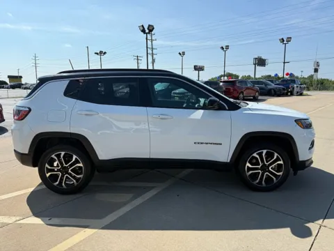 Another view of 2023 Jeep Compass Limited 4x4 for sale in Saint Charles, MO at 5 Star Auto Plaza - St. Charles