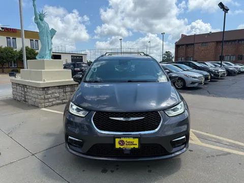 More photos of 2021 Chrysler Pacifica Touring L FWD at 5 Star Auto Plaza - St. Charles, MO