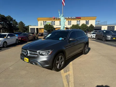 More photos of 2020 Mercedes-Benz GLC-Class 4d SUV GLC300 4matic at 5 Star Auto Plaza - St. Charles, MO