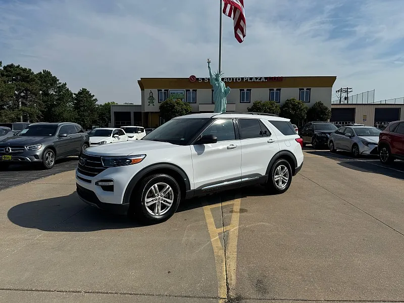 2023 Ford Explorer XLT RWD