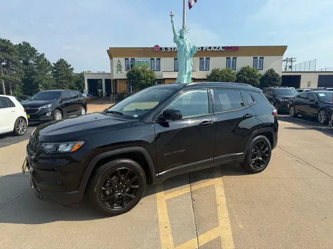 Black 2022 Jeep Compass Altitude FWD for sale in Saint Charles, MO