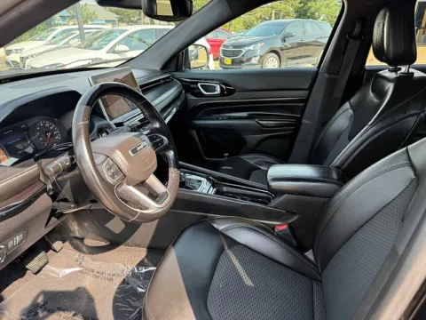 More photos of 2022 Jeep Compass Altitude FWD at 5 Star Auto Plaza - St. Charles, MO