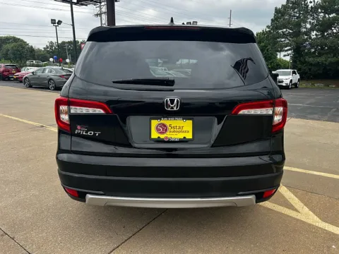 More photos of 2022 Honda Pilot EX-L 2WD at 5 Star Auto Plaza - St. Charles, MO