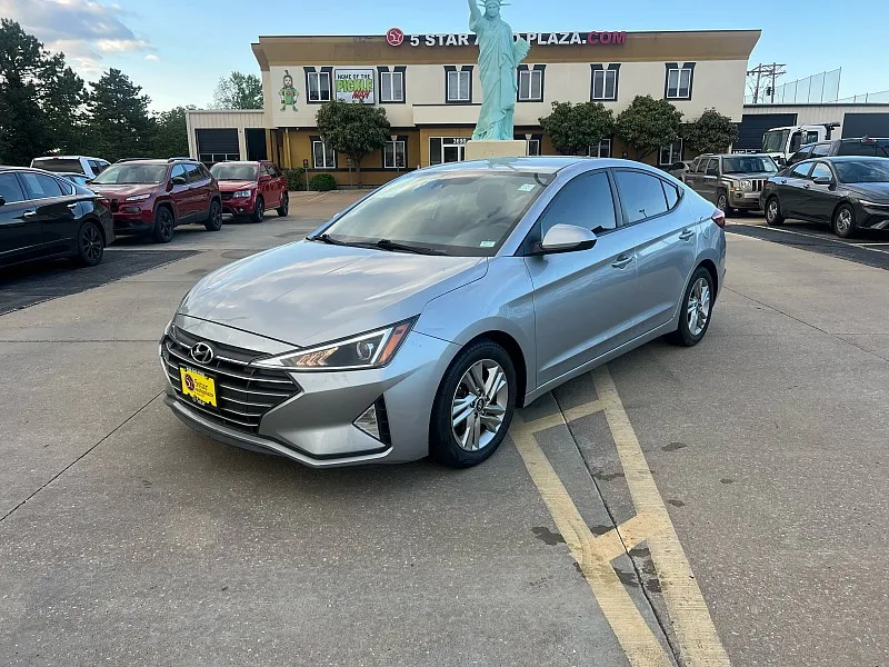 2020 Hyundai Elantra 4d Sedan SEL for sale in Saint Charles, MO