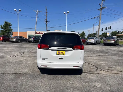 More photos of 2022 Chrysler Voyager LX FWD at 5 Star Auto Plaza - St. Charles, MO